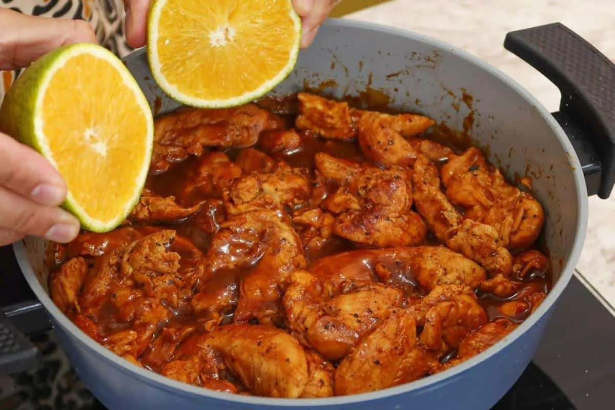 Como fazer frango agridoce para o almoço de um jeito bem fácil e prático
