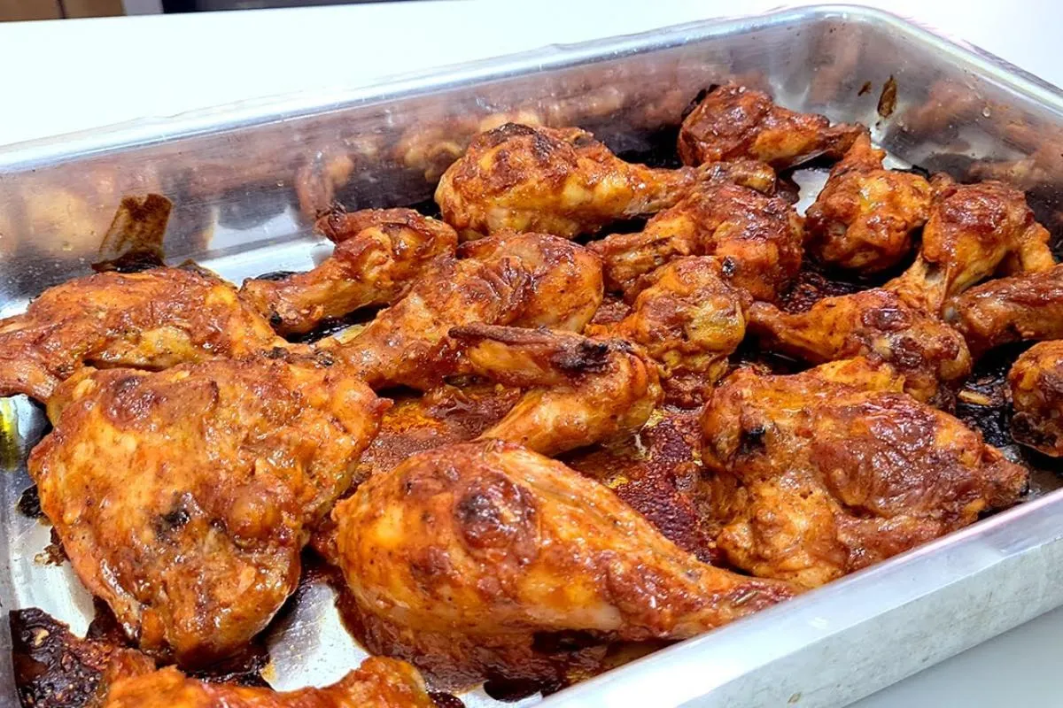 Como fazer frango ao forno que não seca e fica suculento e macio