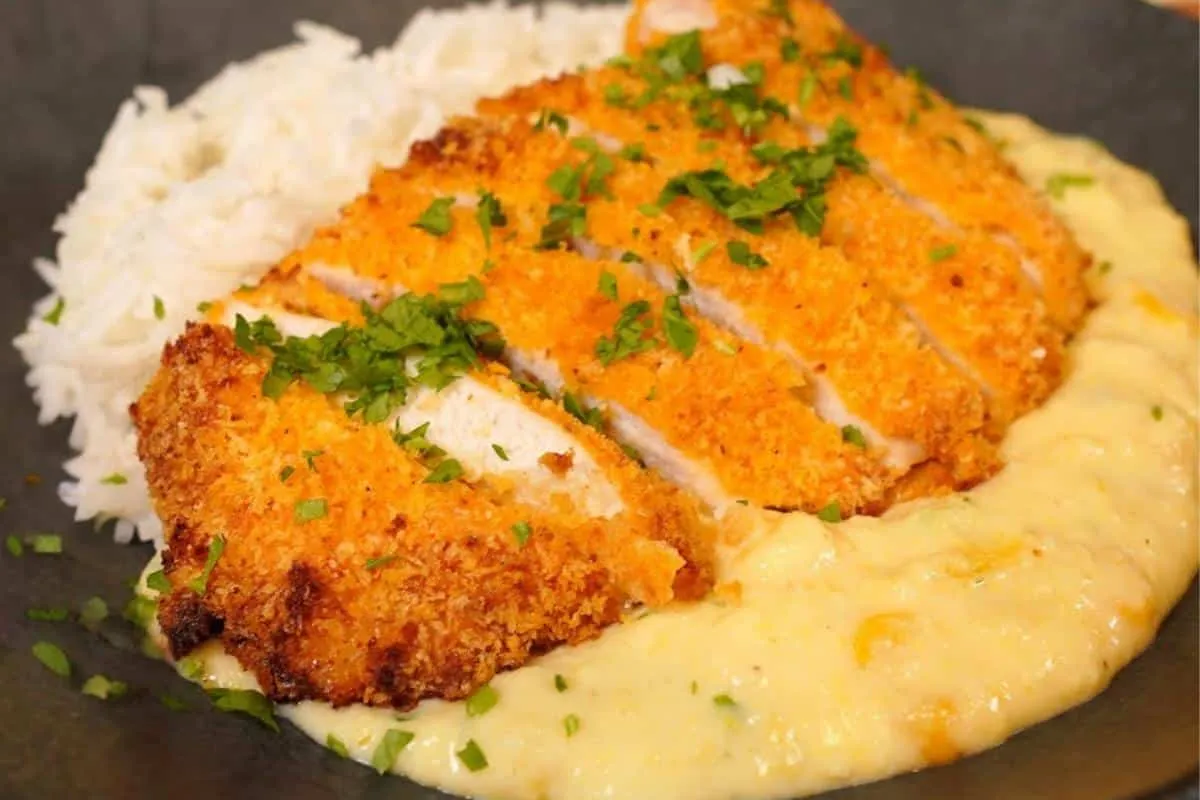 Como fazer frango empanado sem fritura que fica delicioso para o almoço