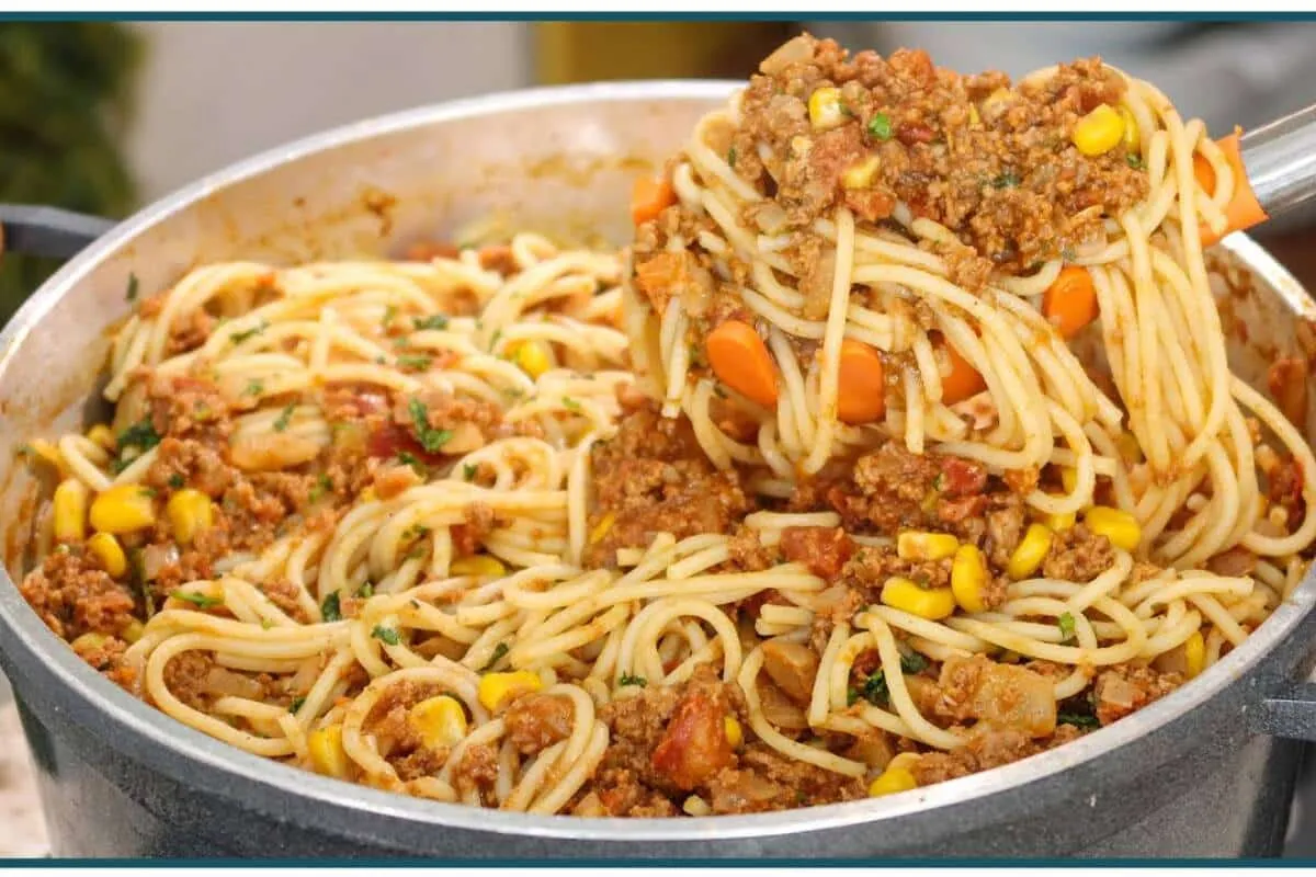Como fazer macarronada tradicional, saborosa e soltinha para o almoço de dia das mães