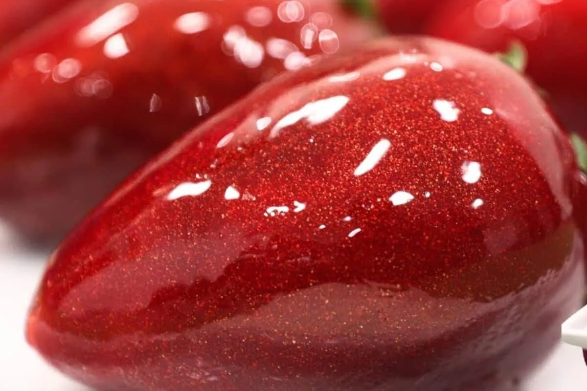 Como fazer morango do amor: o doce que conquistou a internet e fica crocante e totalmente irresistível