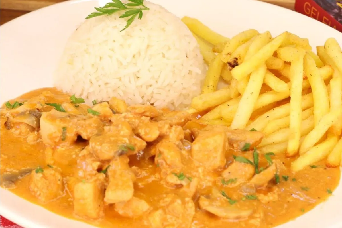 Como fazer o melhor strogonoff do mundo com passo um passo muito simples e sabor incrível