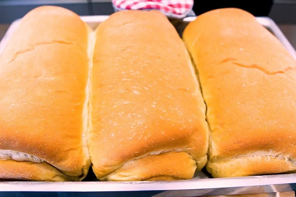 Como fazer pão caseiro sem ovo que fica fofinho e mais que perfeito para o café da manhã