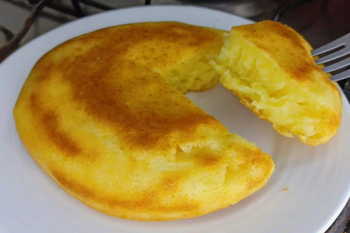 Como fazer pão de tapioca de frigideira para você comer no lugar do pãozinho francês
