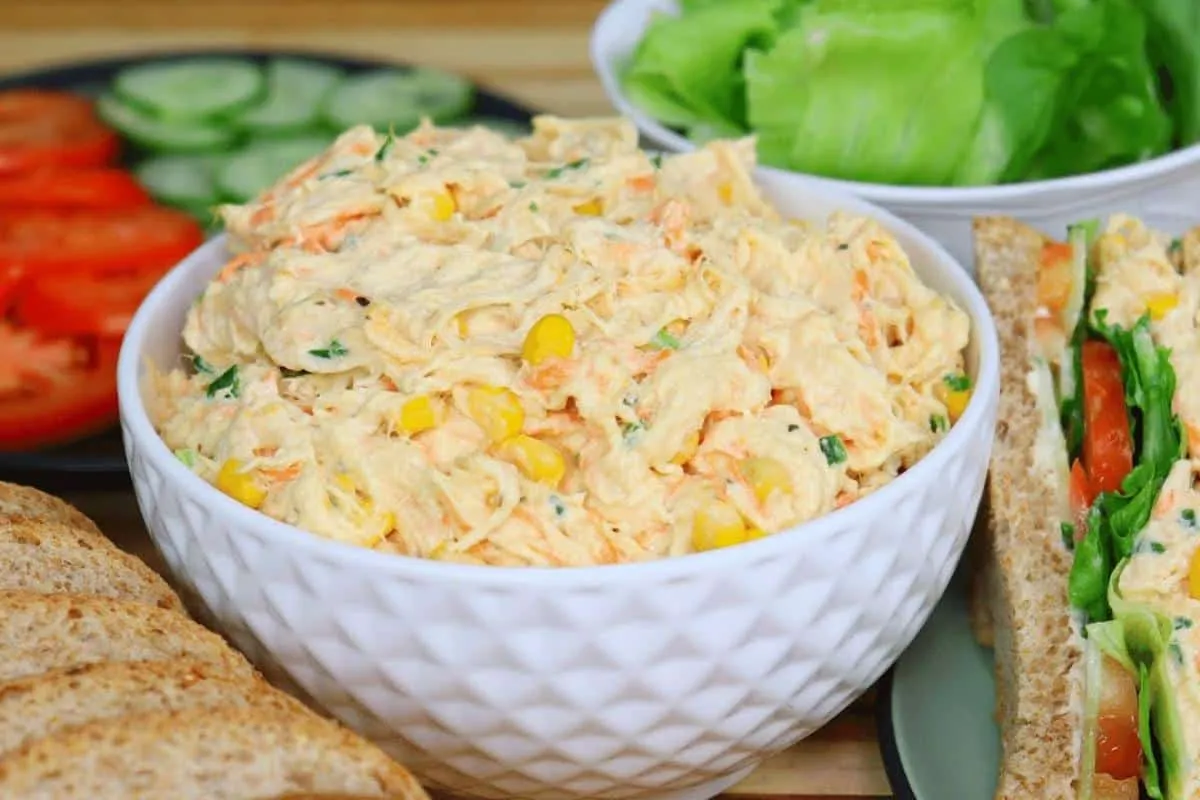 Como fazer recheio de frango cremoso: fica ótimo para lanches e tortas