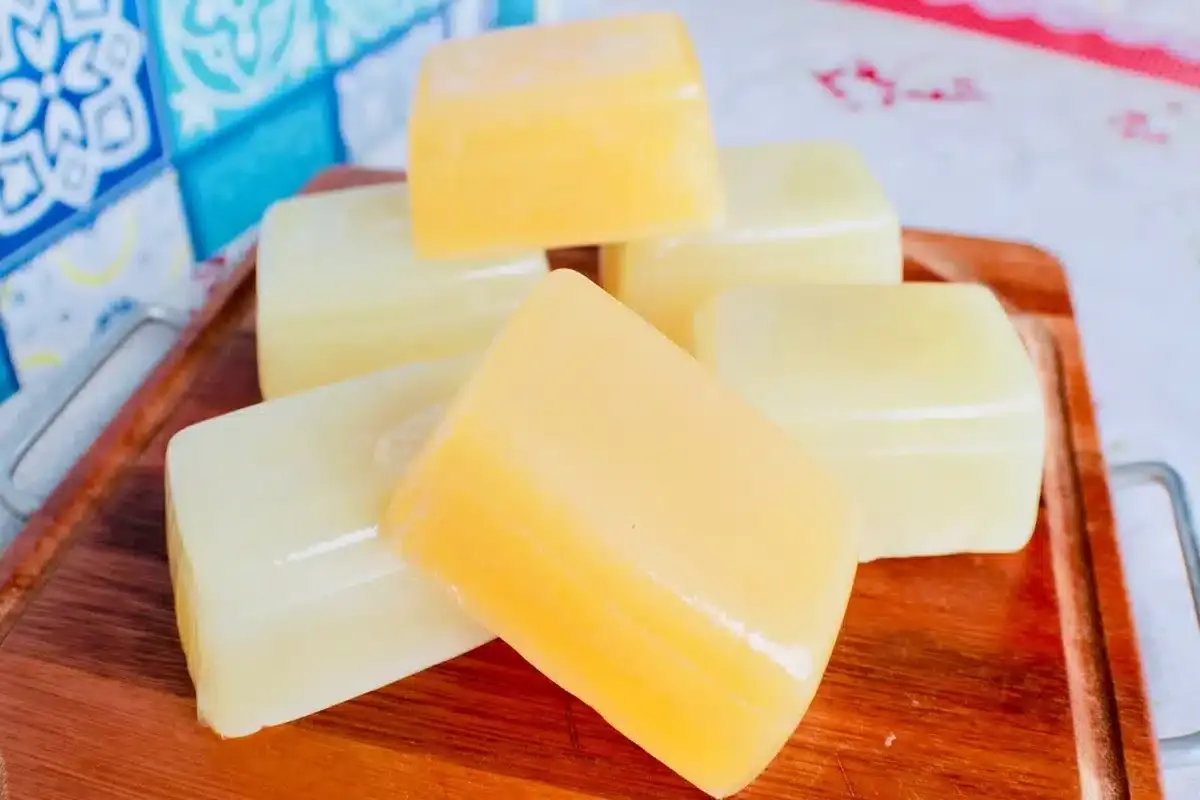 Como fazer sabão glicerinado caseiro que rende e espuma igual de marca de mercado