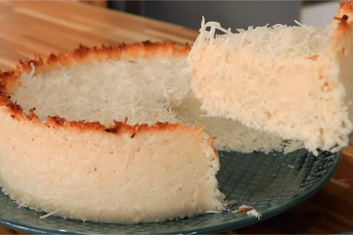 Como fazer torta de coco considerada a melhor do mundo para surpreender a todos na hora da sobremesa