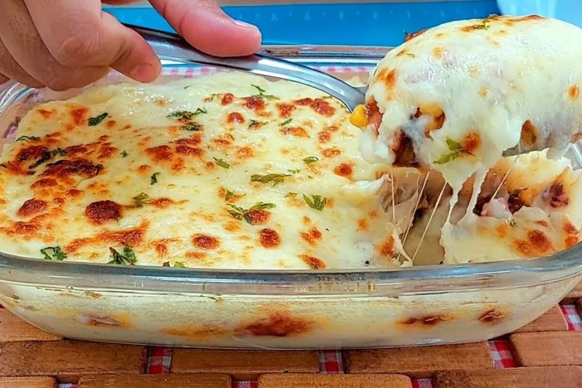 Como fazer um delicioso escondidinho de linguiça rapidinho para seu almoço