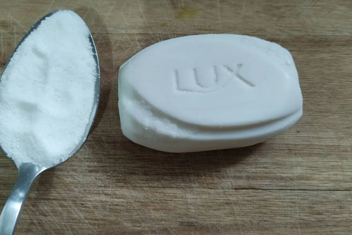 Como limpar panela queimada e deixar brilhando depois do almoço