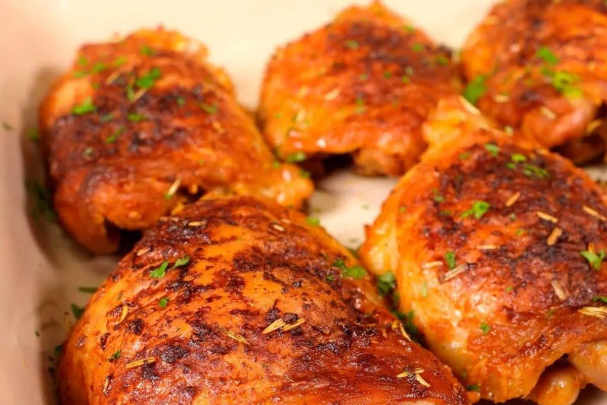 Como temperar frango com dicas simples para deixar sempre saboroso e suculento