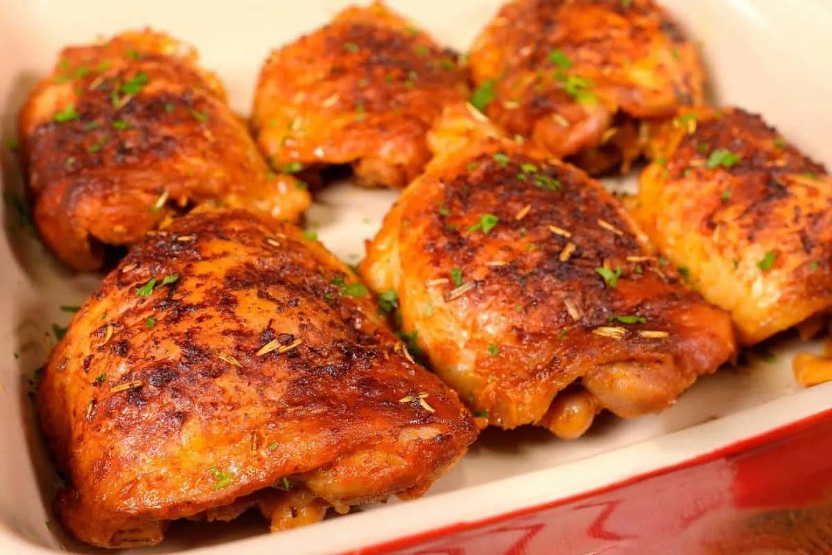 Como temperar frango para assar que fica perfeito e suculento