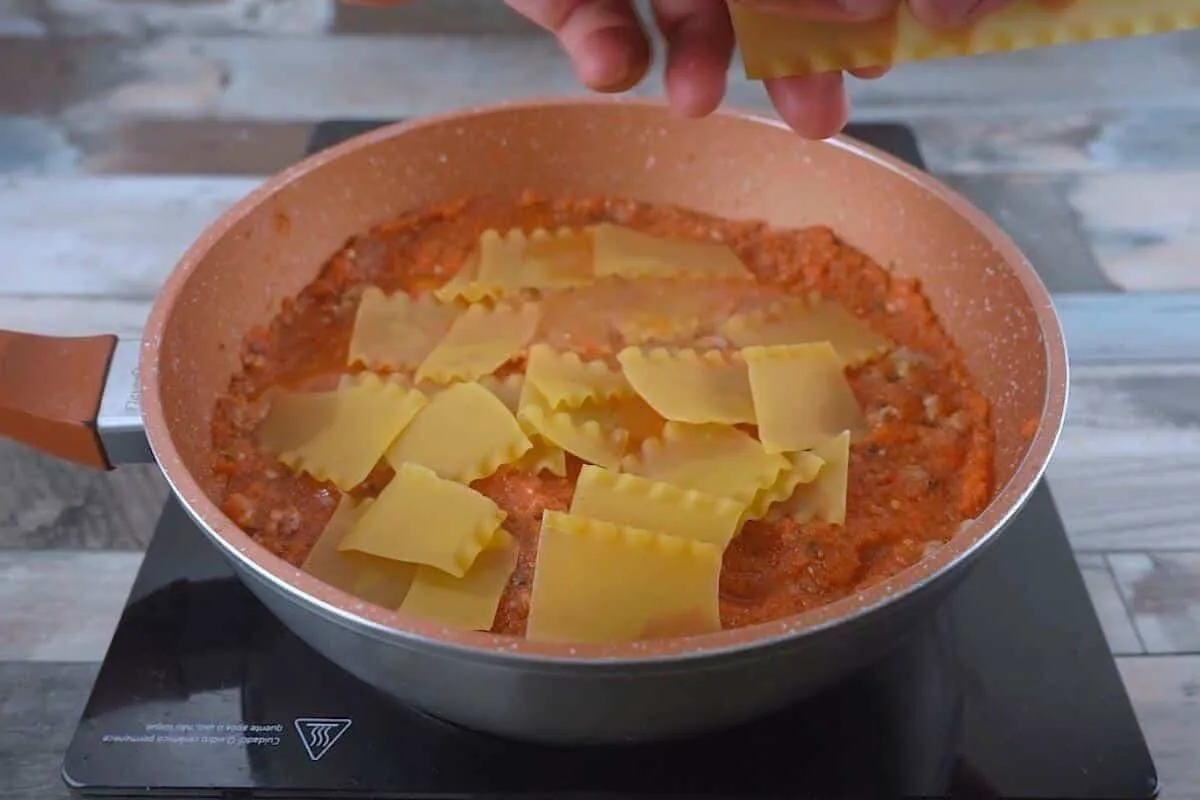 Conheça essa receita de lasanha de frigideira para você preparar um almoço fácil e rápido