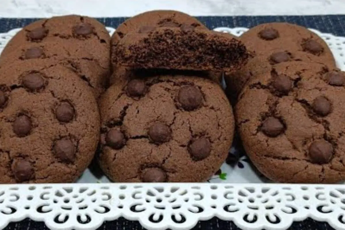 Coockies de chocolate muito fáceis de preparar, perfeitos para vender ou servir para as crianças