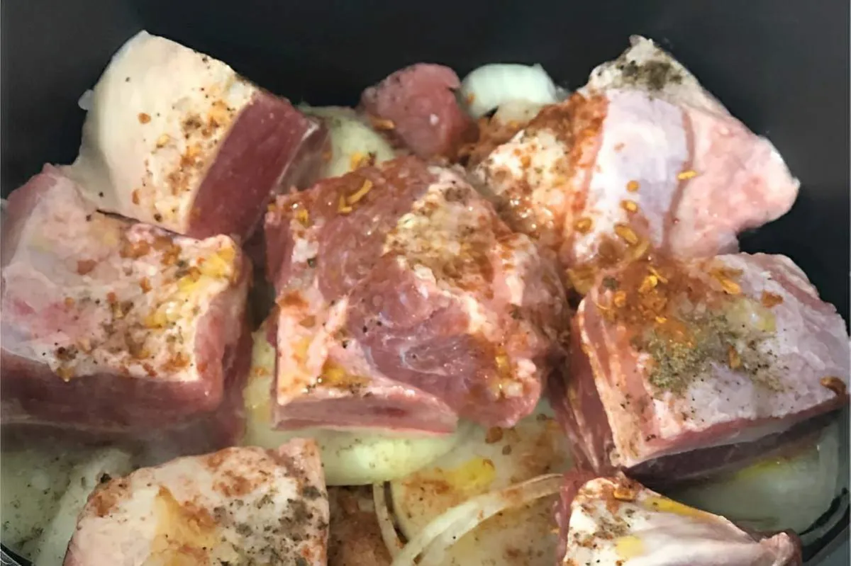 Costela assada na panela de pressão muito saborosa e fácil de preparar