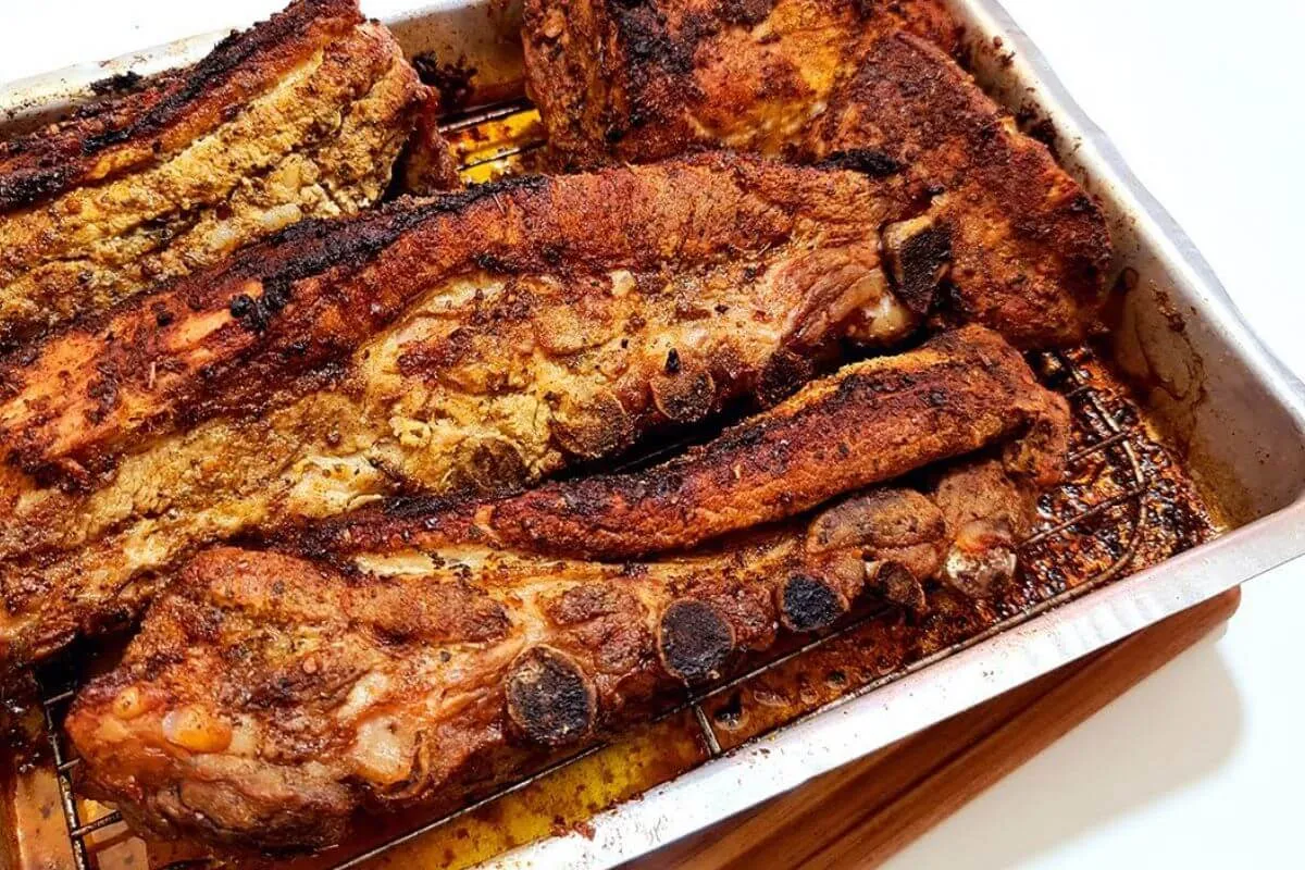 Costelinha de porco assada um prato para completar seu cardápio de natal