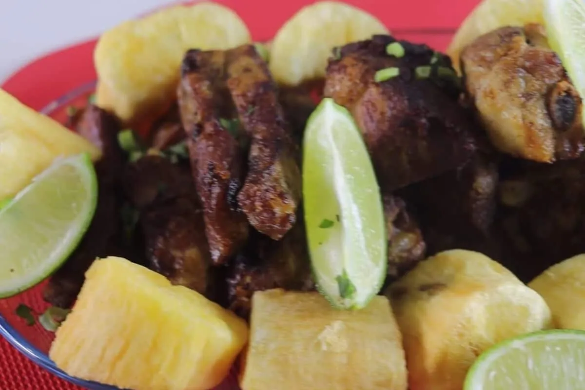 Costelinha frita com mandioca: essa costelinha vai virar sua nova receita de boteco favorita