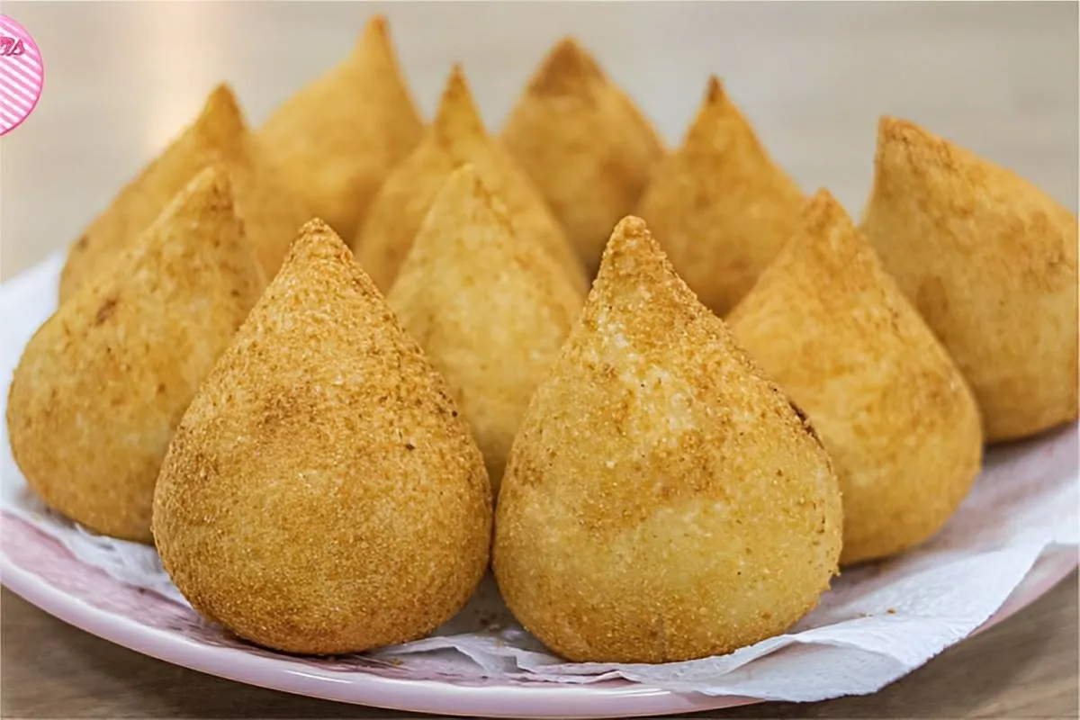 Coxinha de frango para iniciantes receita fácil para quem quer fazer pra família ou pra vender