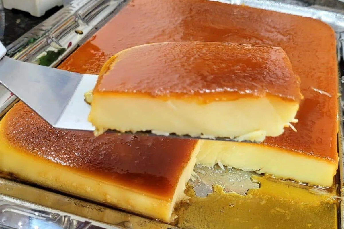 Cozinheira profissional ensina a fazer um verdadeiro pudim de padaria para o fim de ano