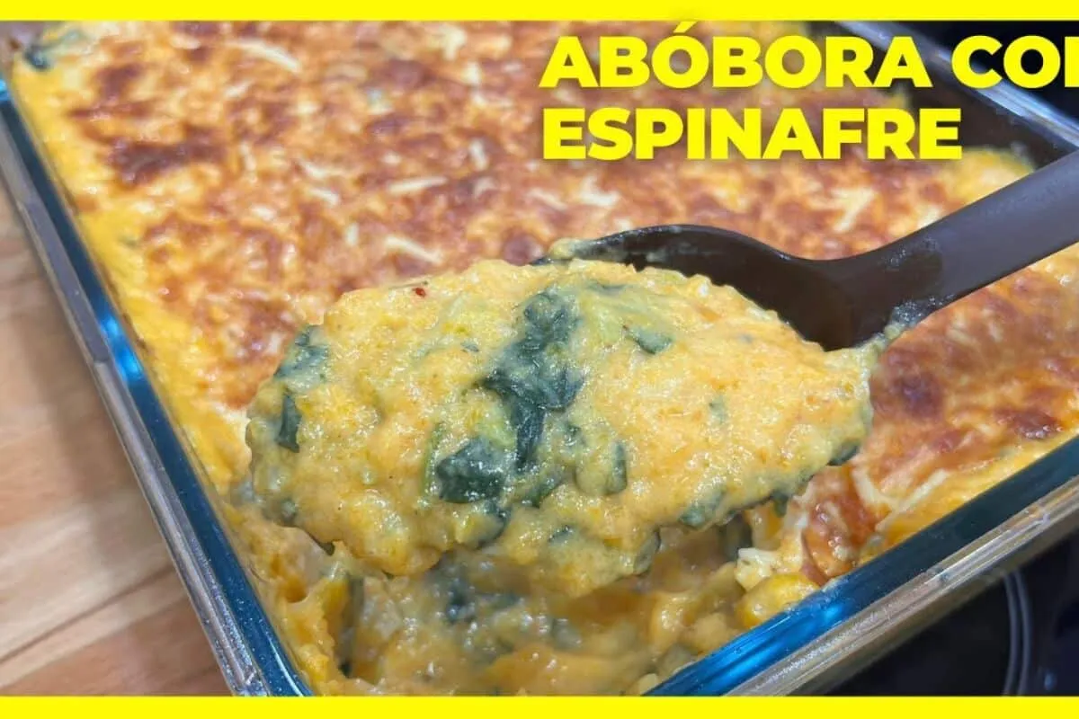 Creme de abóbora com espinafre nutritivo e delicioso para servir no jantar