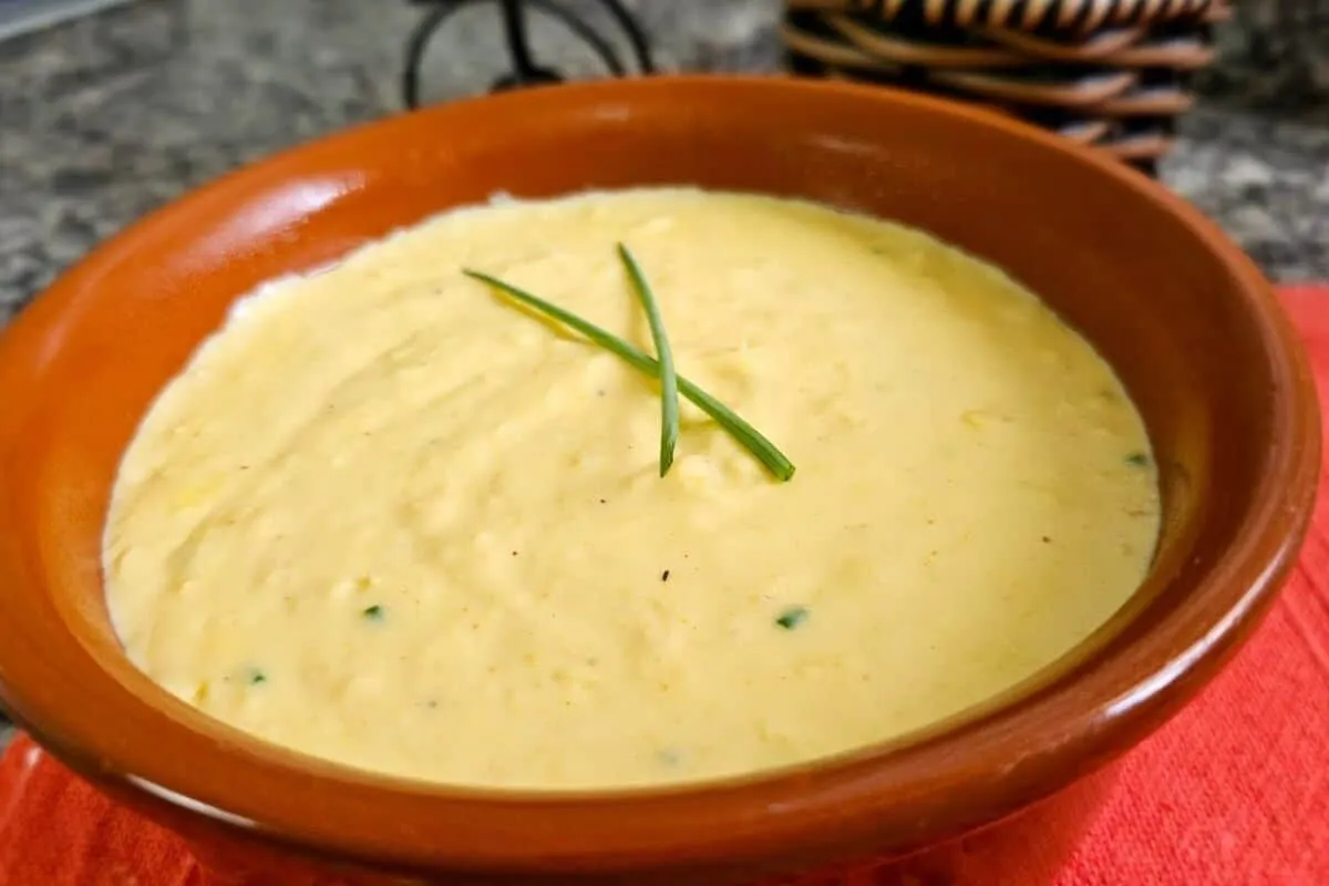 Creme de milho perfeito, simples e muito cremoso para deixar seu prato principal ainda mais gostoso