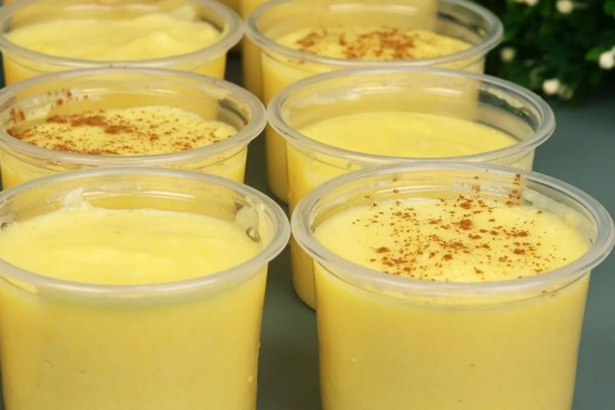 Curau de milho verde de pote, feito com poucos ingredientes e com uma cremosidade inigualável