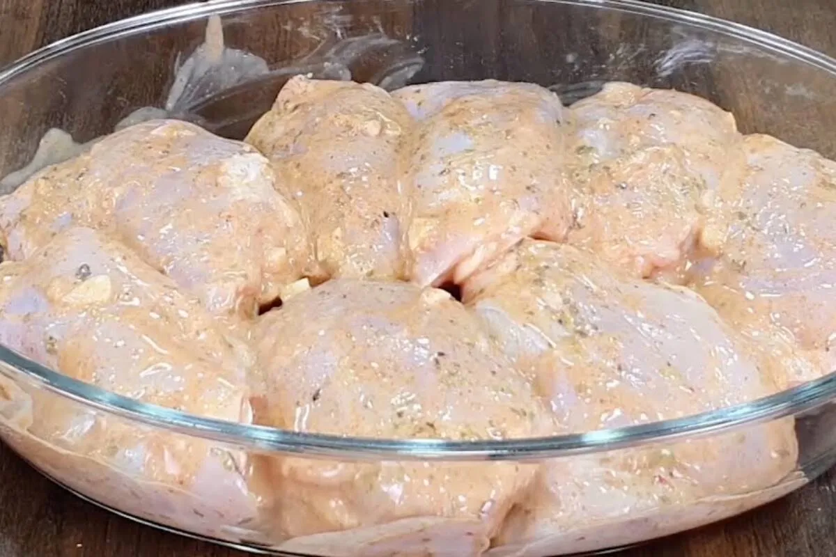 Depois que aprendi essa receita de frango assado com maionese só quero comer frango assim