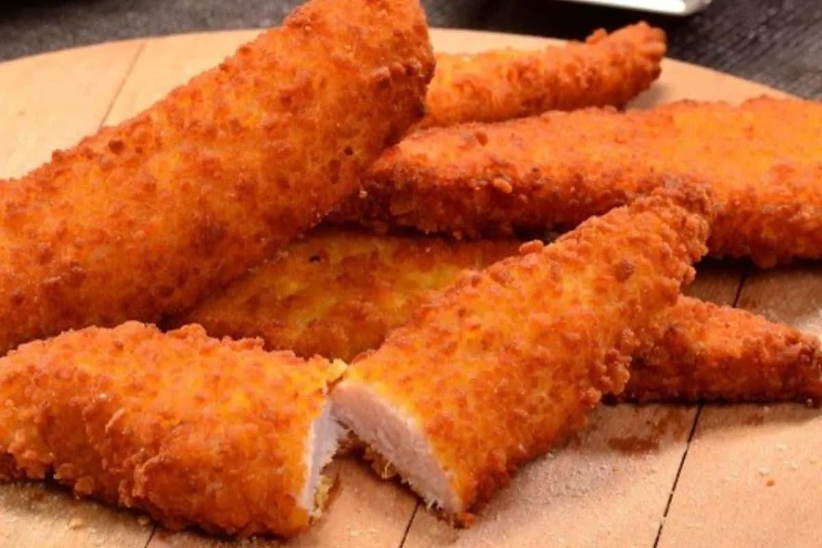 Descobri uma receita de empanada de frango que fica uma delícia e não precisa fritar