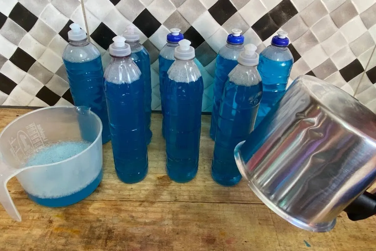Detergente caseiro desengordurante: esse produto vai salvar seu dia na lavagem da louça