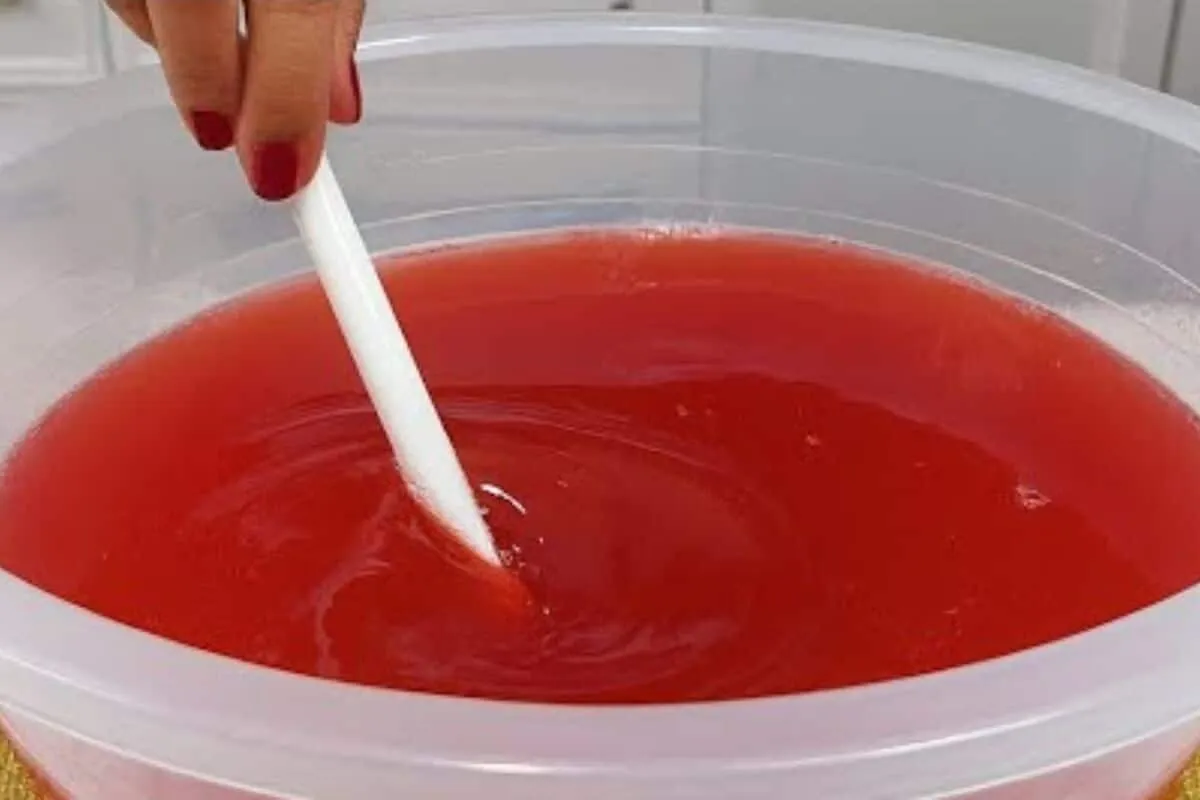 Detergente caseiro perfeito, que rende muito e deixa toda a sua louça brilhando de um jeito fácil