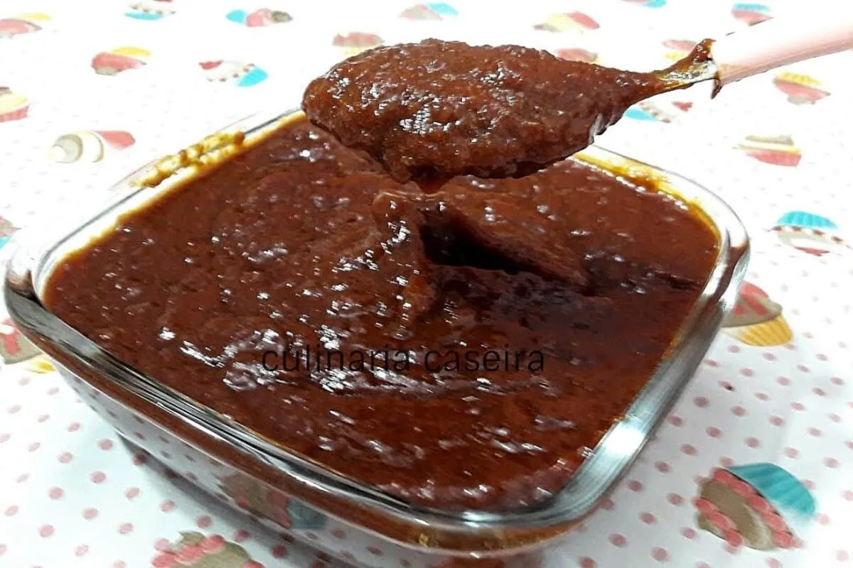 Doce de banana caseiro com 2 ingredientes: receita simples, fácil e deliciosa que rende muito