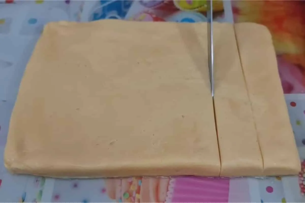 Doce de leite de corte macio e delicioso que fica pronto em poucos minutos