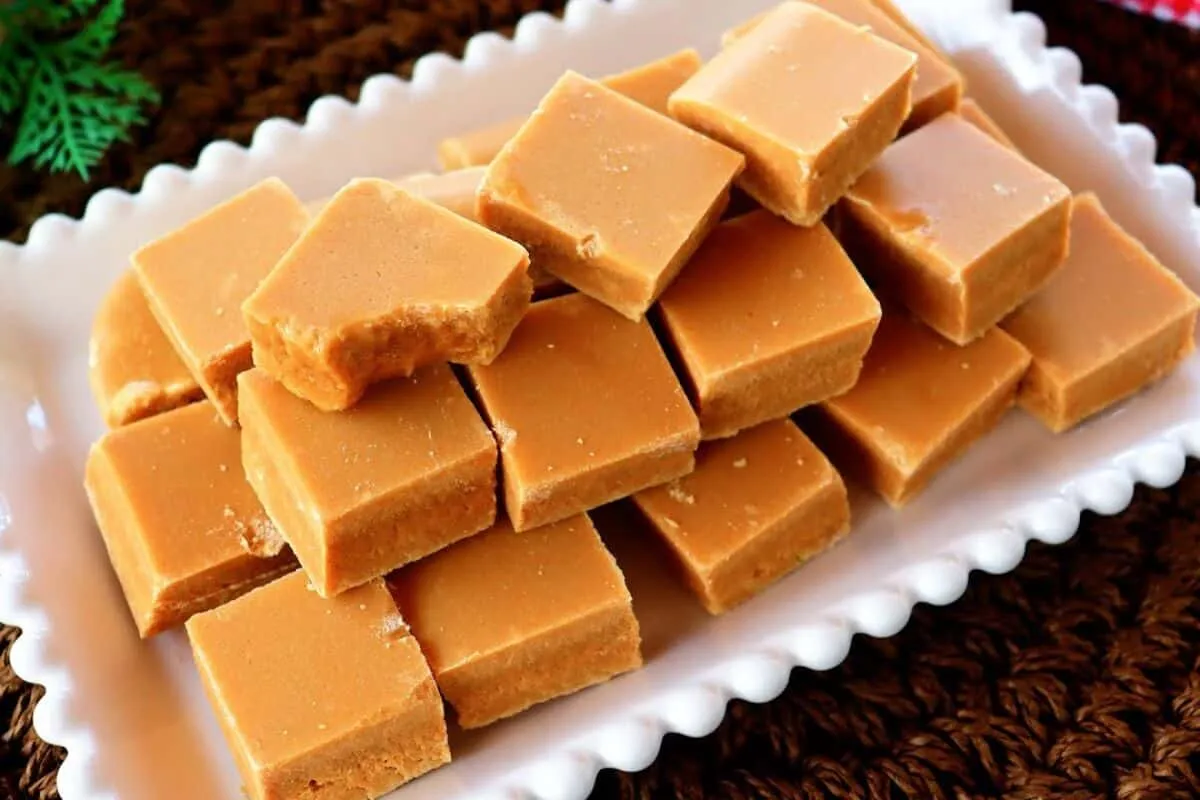 Doce de leite de corte simples de preparar com poucos ingredientes e sabor marcante