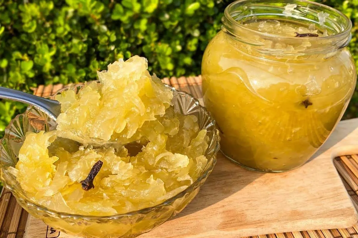 Doce de mamão verde com leite condensado feito na roça é uma delícia e fácil de fazer