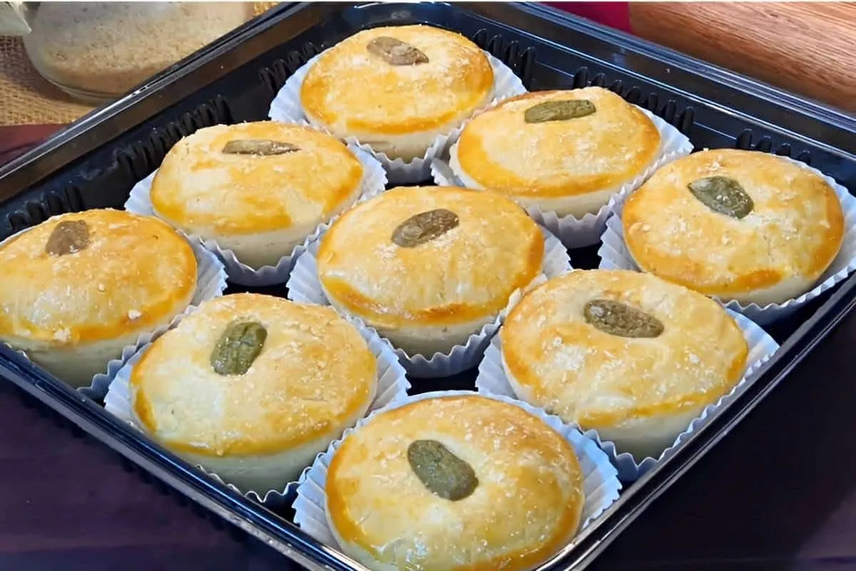 Empada de frango com bacon uma delícia para servir no lanche ou na comemoração