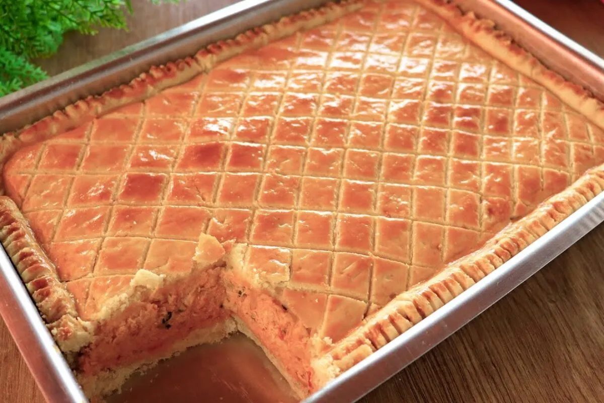 Empadão tamanho família delicioso com massa perfeita ideal para o fim de semana