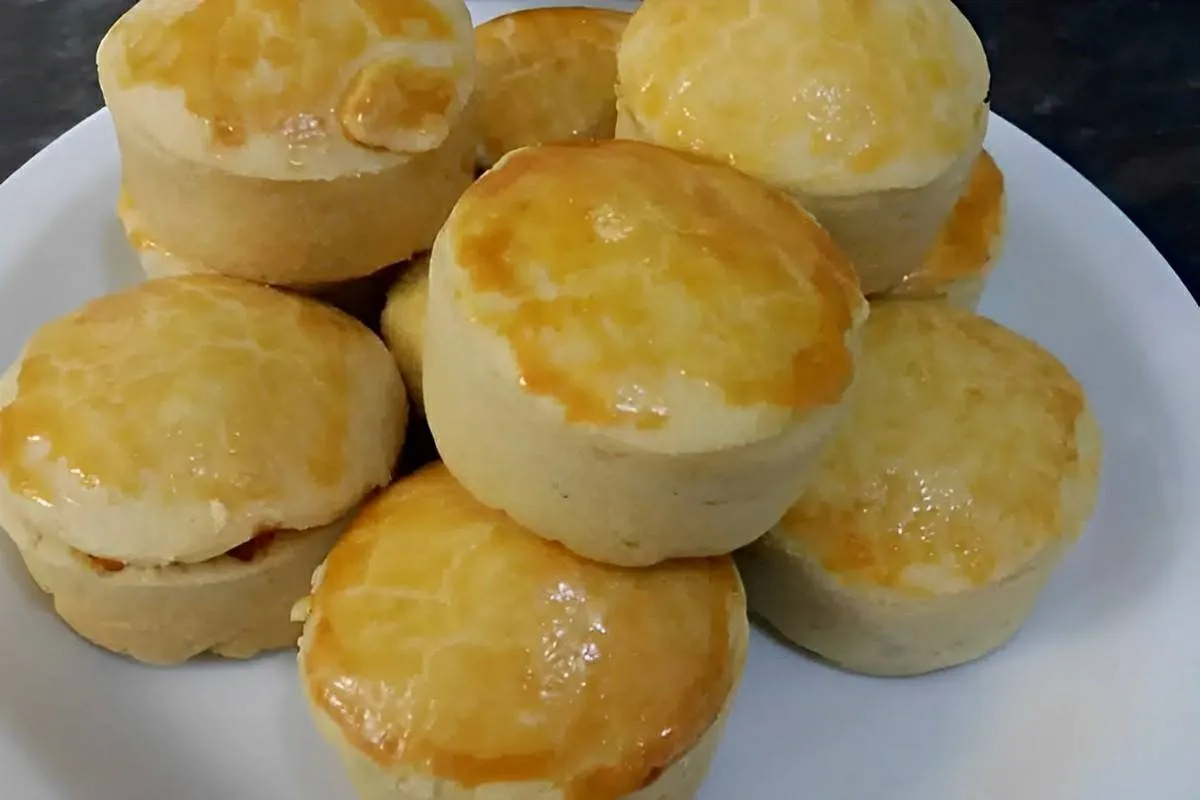 Empadinha de frango deliciosa a massa some na boca e o recheio tem catupiry