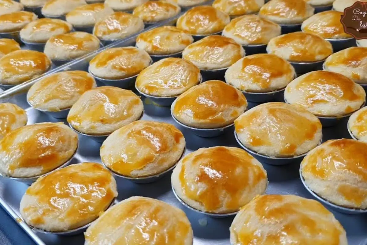 Empadinha de frango deliciosa para servir em festinhas ou no lanche da sua família
