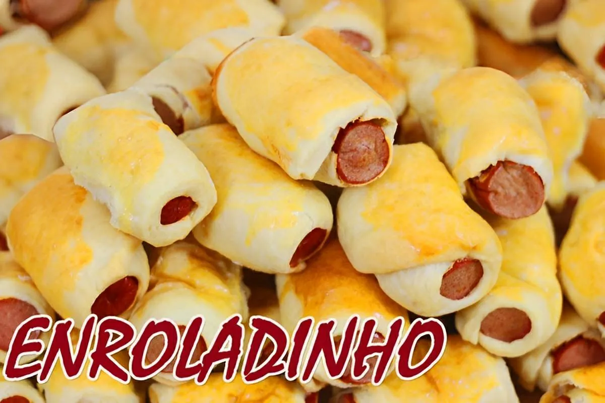 Enroladinho de salsicha assado fácil de fazer e delicioso as crianças vão adorar