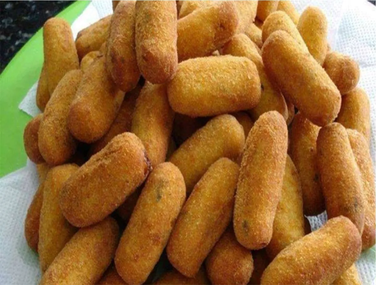 Enroladinho de salsicha frito muito fácil e com sabor delicioso igual da padaria
