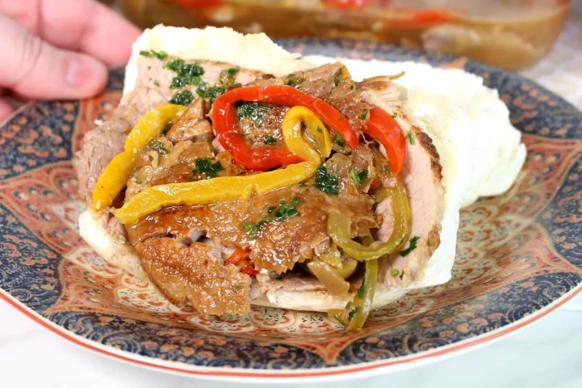 Escabeche de lagarto saboroso, perfeito para servir como entrada ou recheio de sanduíches em festas