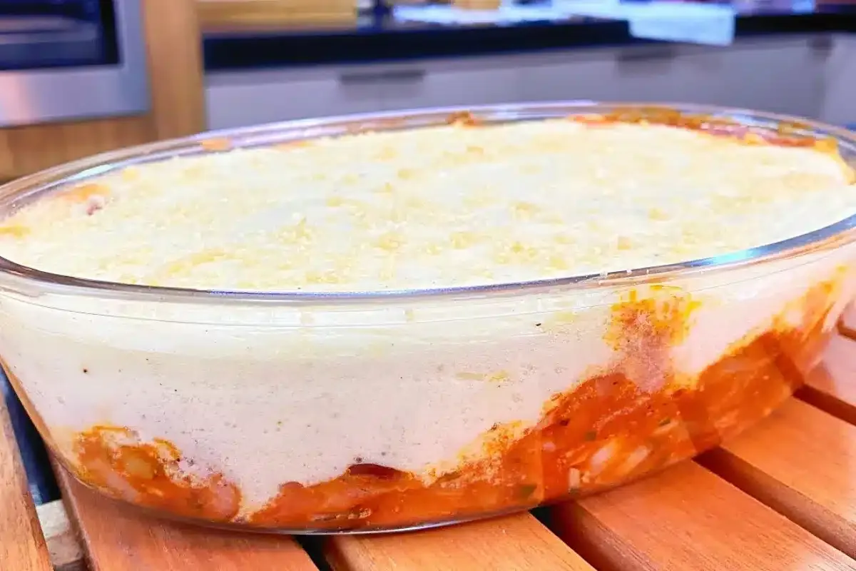 Escondidinho de calabresa que deixará seu almoço de fim de semana ainda mais gostoso