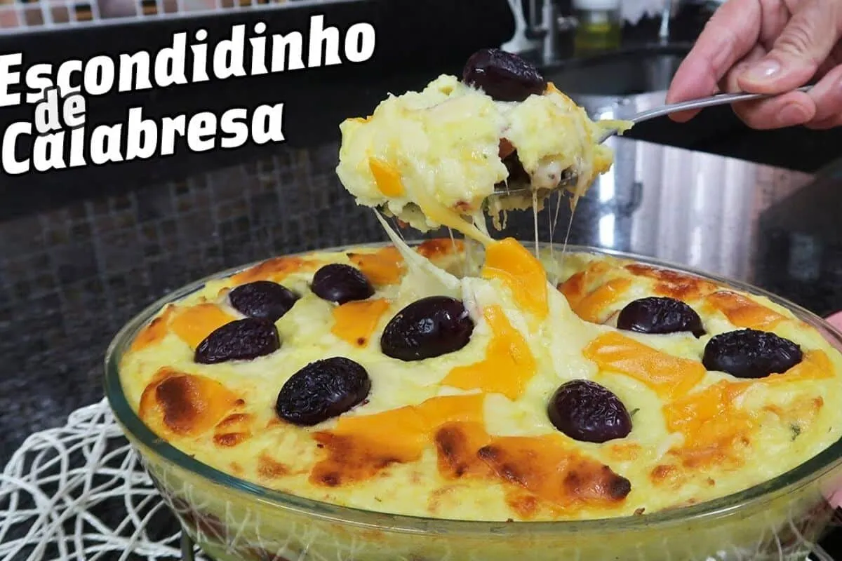 Escondidinho de calabresa super cremoso e cheio de sabor para o seu jantar ou almoço de amanhã