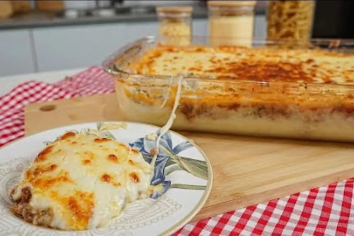 Escondidinho de carne irresistível para um almoço de ano novo perfeito com o que você tem em casa
