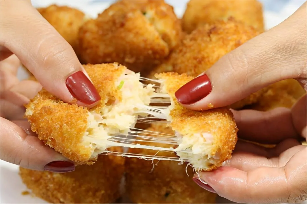 Esse é o bolinho de arroz mais gostoso que eu já provei e faço toda a semana