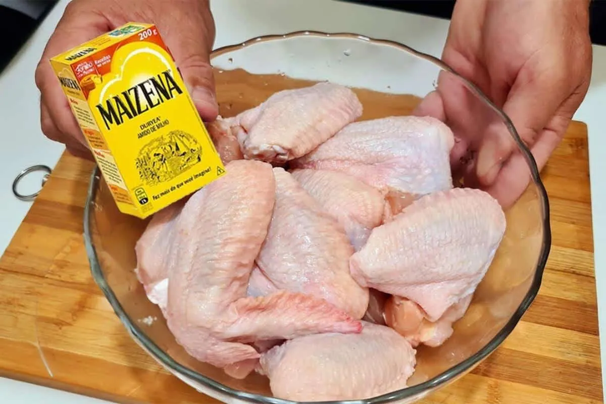 Esse é o segredo do restaurante para fazer frango frito sequinho e crocante