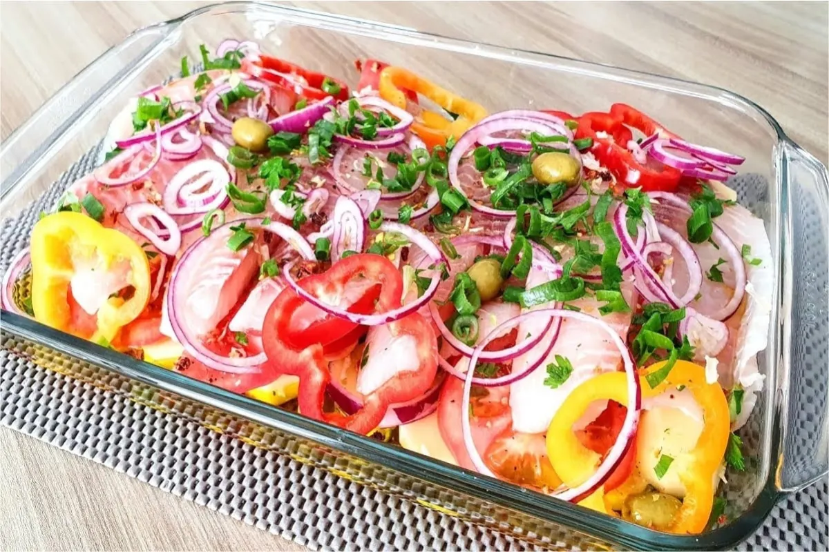 Esse filé de peixe assado no forno é ótimo para você passar o ano novo em família