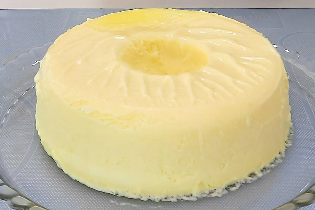 Esse gelado de abacaxi para o natal fica tão cremoso que derrete na boca