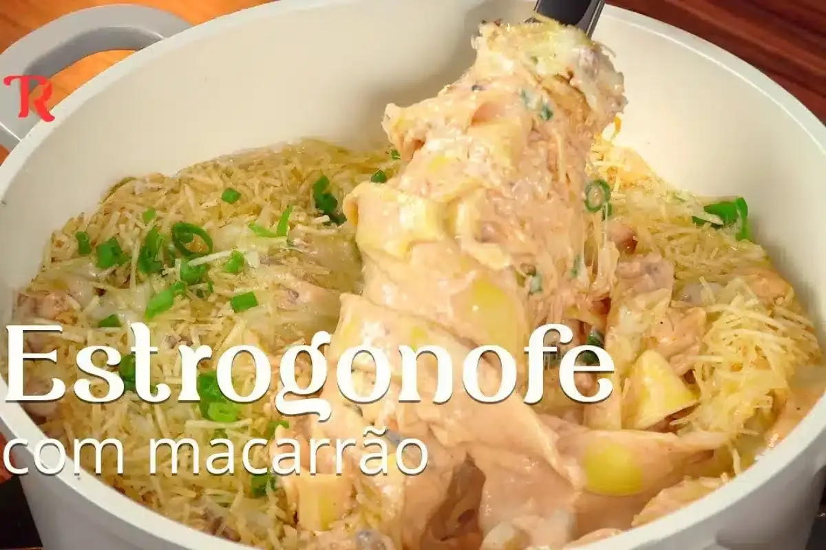 Estrogonofe de carne com macarrão: o prato completo e delicioso que não vai sobrar nada quando você fizer para o jantar.