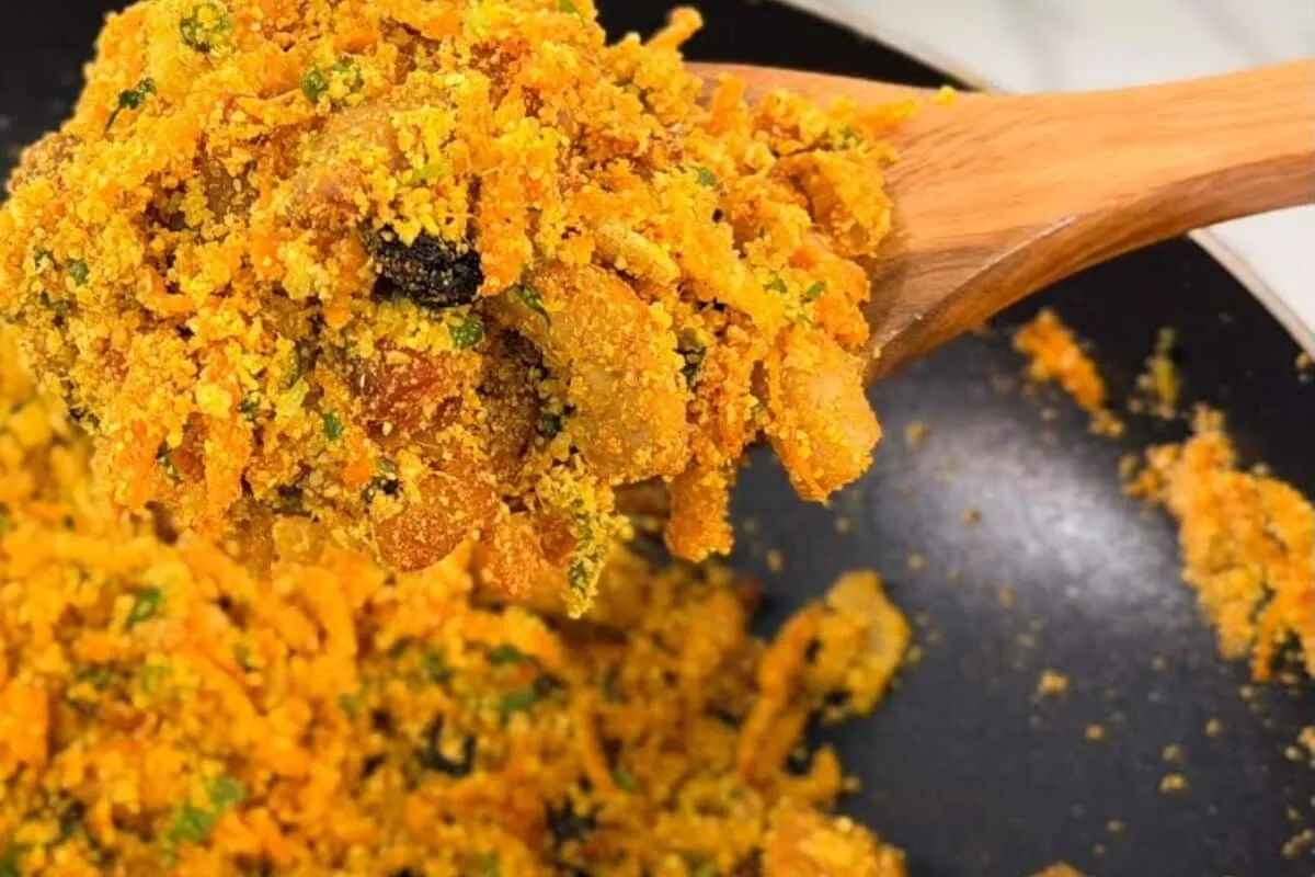 Farofa completa, uma guarnição deliciosa e  caprichada para suas refeições ou churrasco