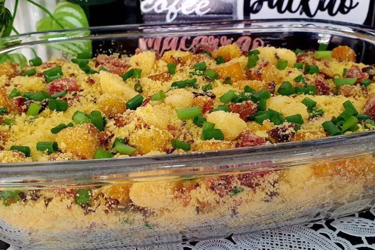 Farofa de bacon com abacaxi a mais saborosa de todas para acompanhar seu churrasco